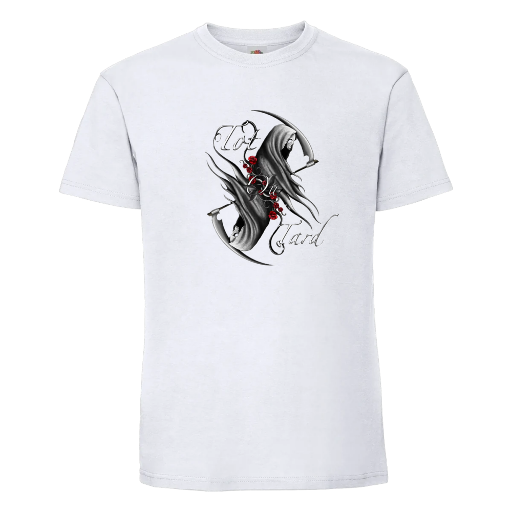 T-shirt Halloween Tôt ou Tard : deux personnages l'un dessus l'autre dessous avec des faux, sur un t-shirt blanc